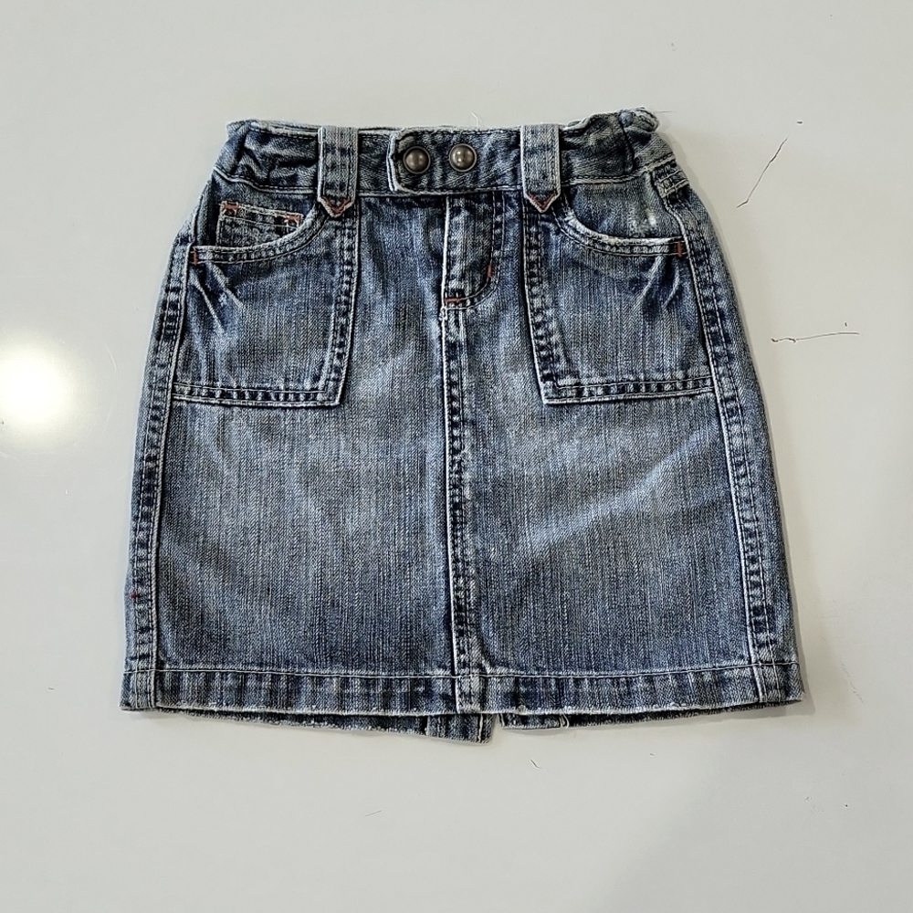 Old Navy Little Girl's Skirt Size 5.